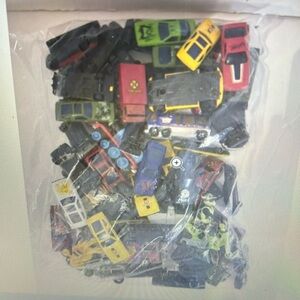 Mix lot of forecast vehicles